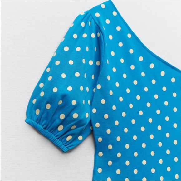 Polka dot one sleeve knit mini dress - Picture 6 of 7